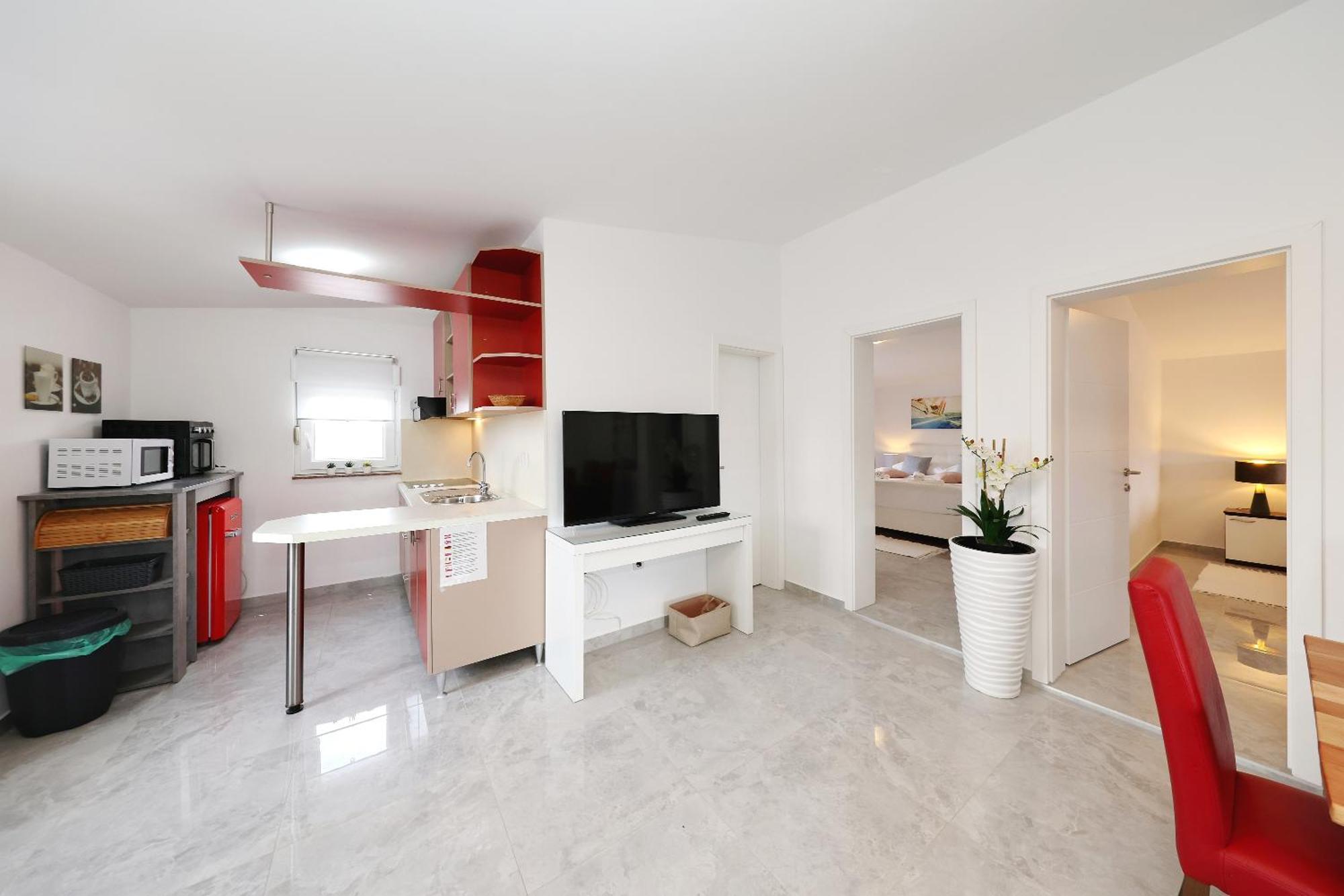 Apartments Rosini, 300M From The Beach With Shared Tavern And Bikes, Нин Экстерьер фото